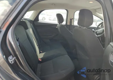 2018 Ford Focus Se z USA, uszkodzony, nr VIN 1FADP3K26JL275083